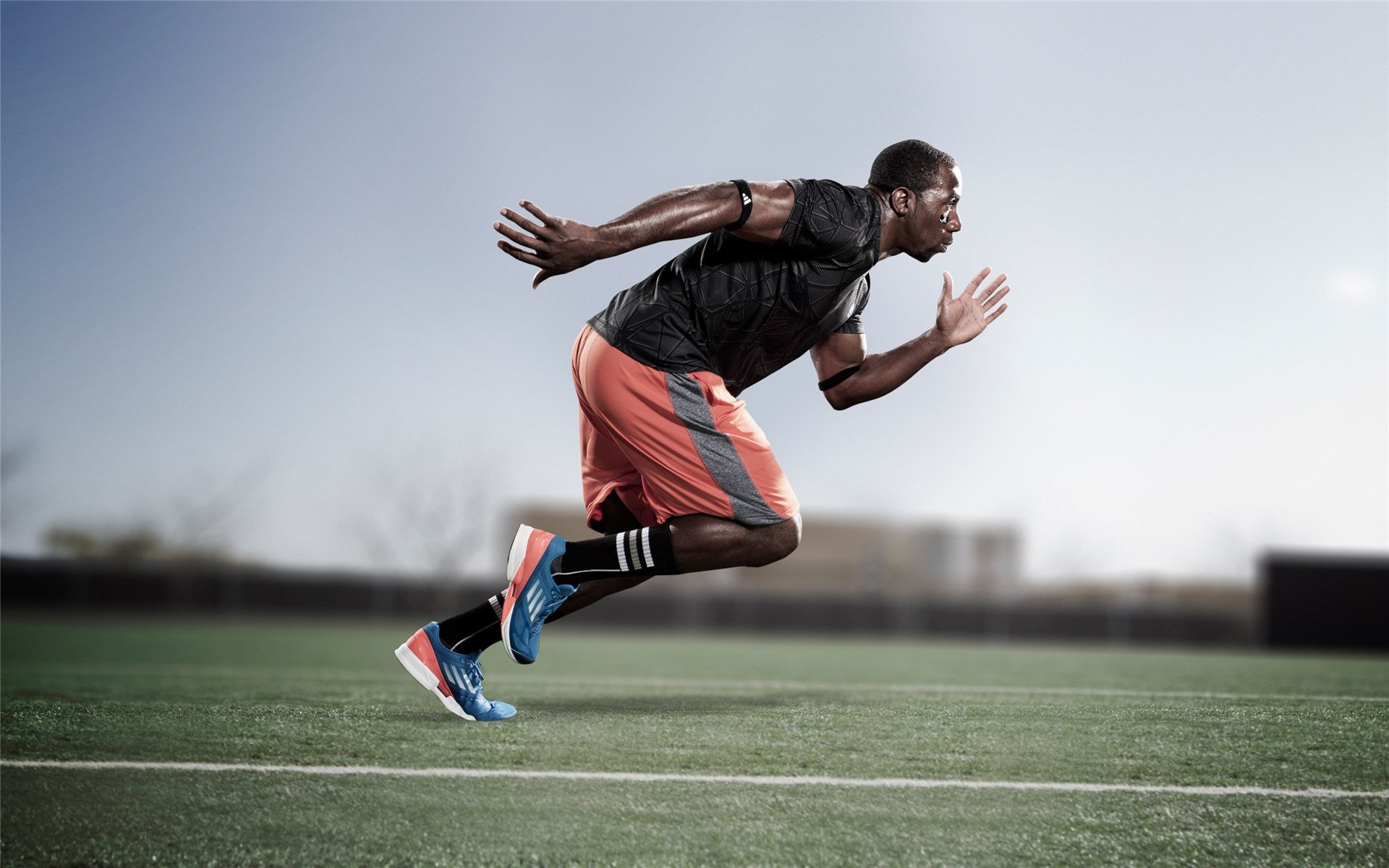 开云体育直播-红魔觉醒，塞恩斯刷新纪录力克绿茵风暴，法拉利诠释赛道唯一性